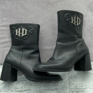Beautiful Harley Davidson boots in excellent pre-owned condition - 3” Heel - 8.5